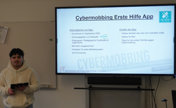 cybermobbing Präsentation des 1. Ausbildungsjahres